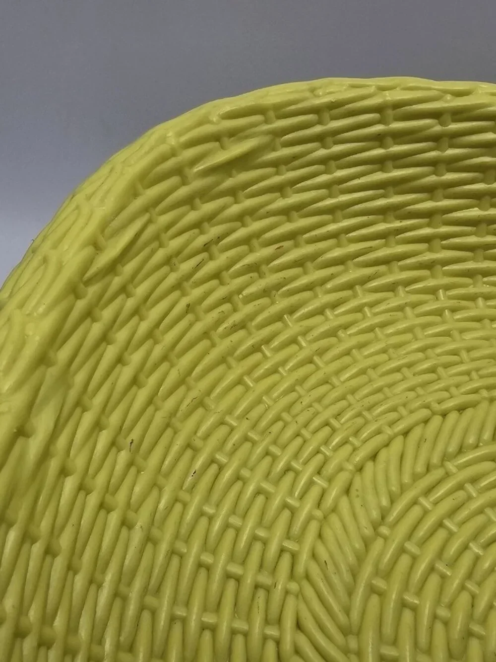 Yellow Triangle Plastic Basket Plates 6 Vintage Regaline USA Basketweave Bowls